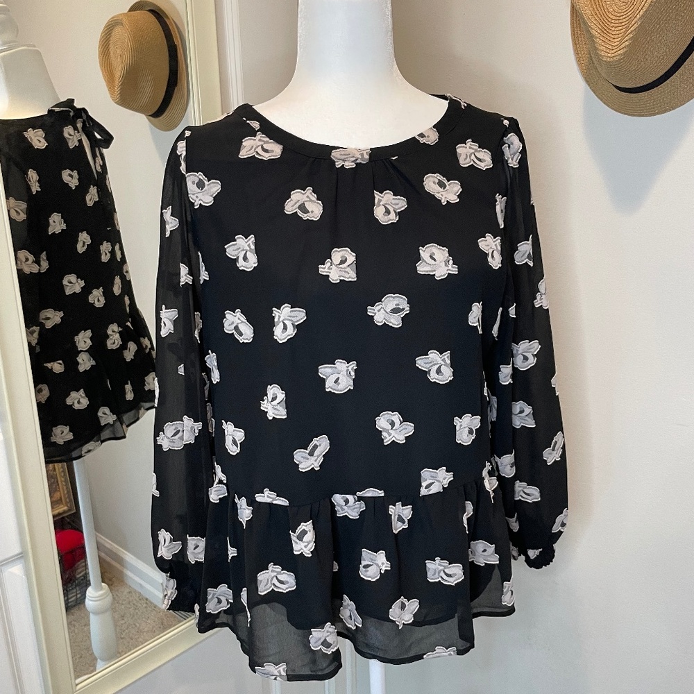 Loft Black and Off-White Ruffle-Bottom Top - PM